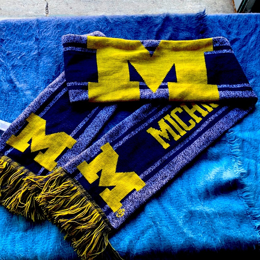 Michigan UofM scarf